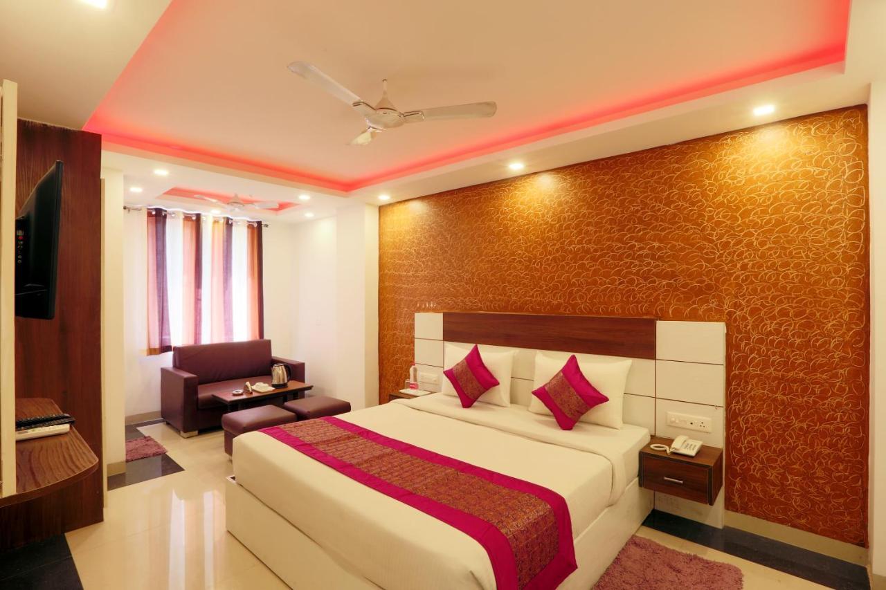 Hotel Ark Wood New Delhi Exterior photo
